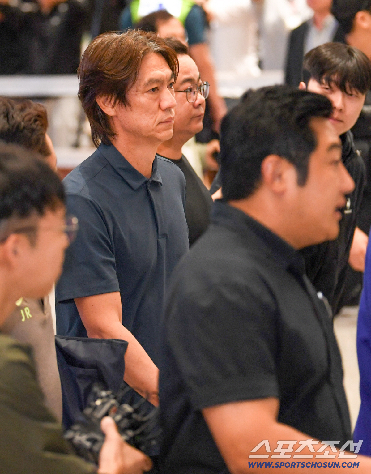 '홍명보 살해 위협 때문에 미국행' 외신이 더 놀랐다, 국제망신된 한국축구.日 '정치 과도한 개입→국제 무대 퇴출'까지 거론
