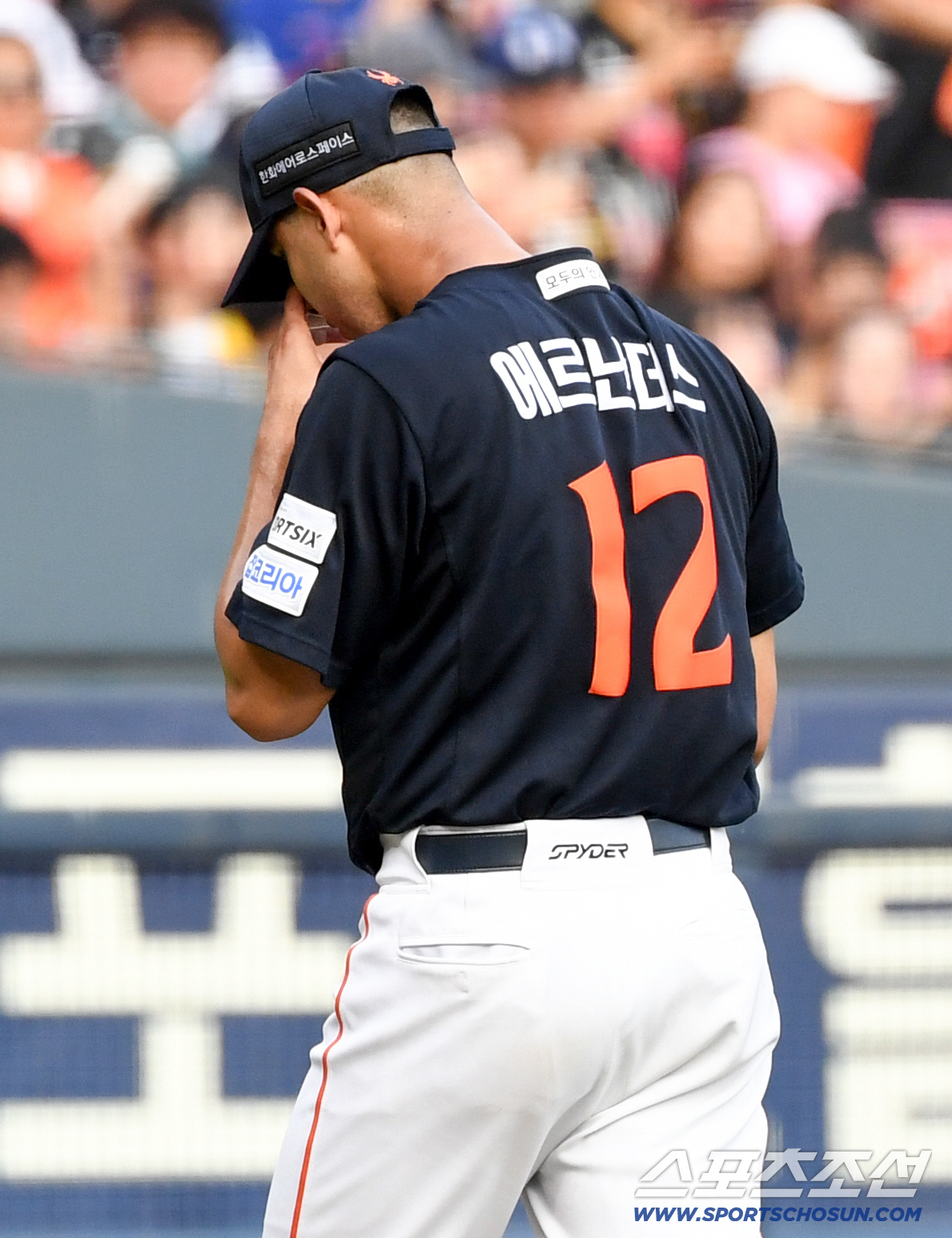'1회부터 이럼 어쩌라고'…<b>한화</b> 에르난데스, 데이비슨 '152 <b>헤드샷</b>' 직...