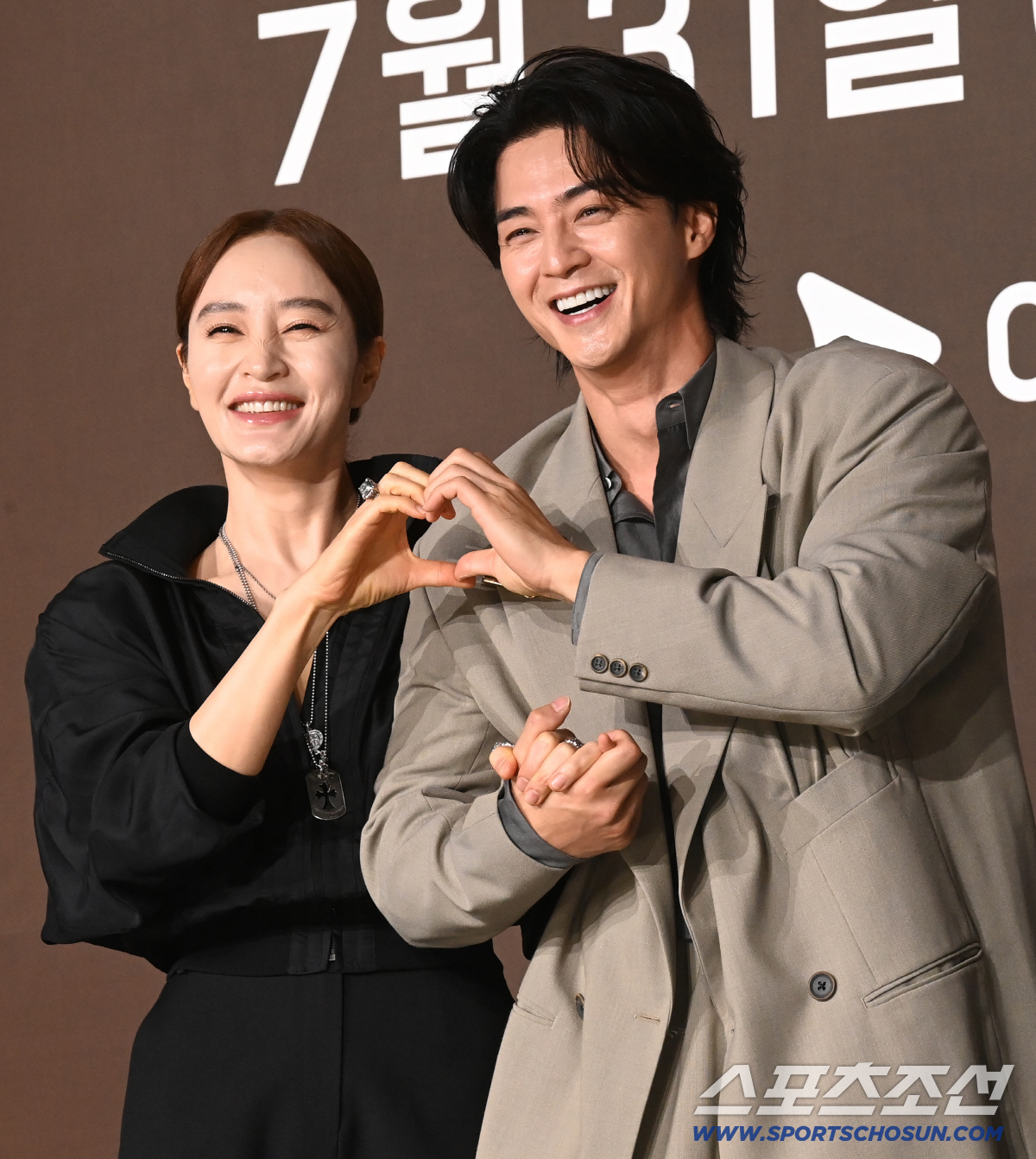 '<b>지금 불륜</b>' <b>김지훈</b> "어렸을 때부터 흠모했던 김혜수..이 작품 선택한 이...