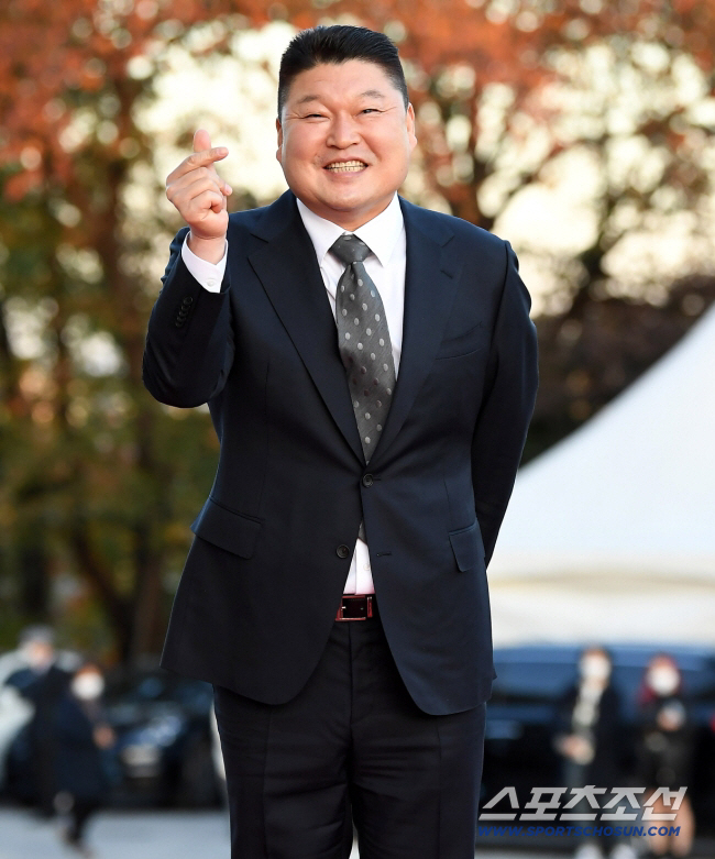 [공식]'<b>대탈출</b>' <b>강호동</b>, 8년 만에 전격 <b>하차</b>.."나보다 뛰어난 후배들에...