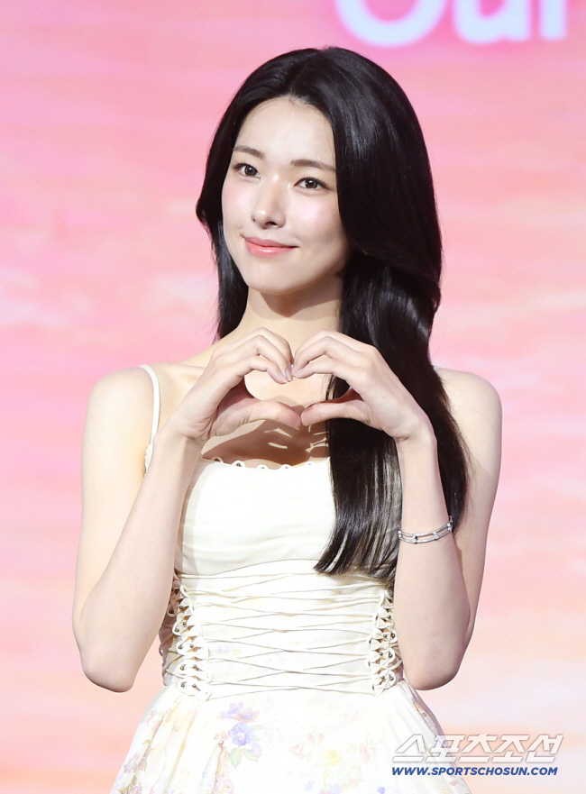<b>하영</b>, '4대째 <b>의사 집안</b>' 금수저였다…"증조부가 한양 최초 서양의원 개...