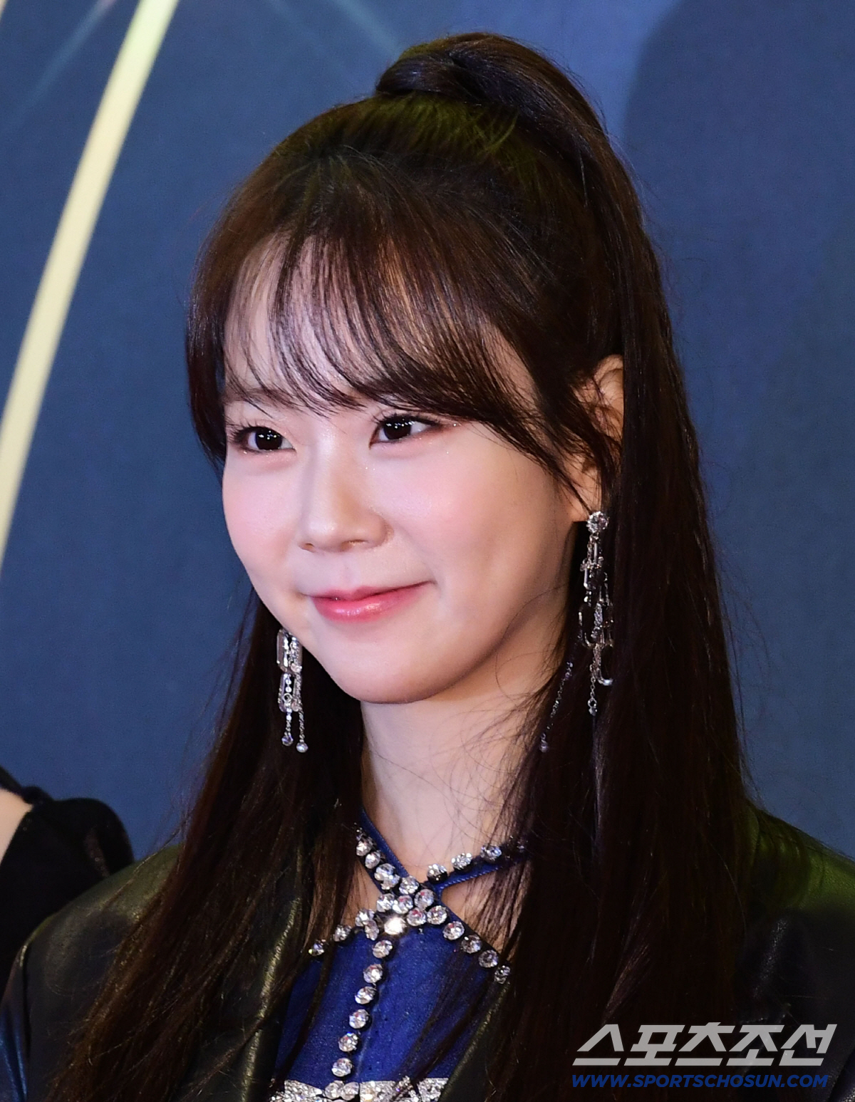 “<b>목디스크</b> 때문에 손이 덜덜”..<b>한승연</b>, 생일 카페서 포착된 건강 이상...