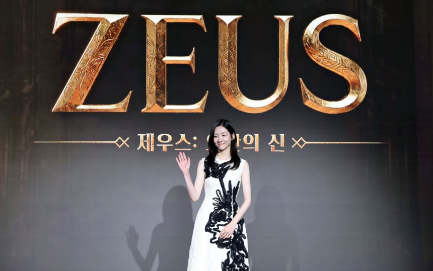 '제우스: 오만의 신' 출시 쇼케이스에서 게임 내 판도라를 연기한 배우 박지현이 참석. 연기 소감과 플레이 경험을 전했다. 사진제공=컴투스