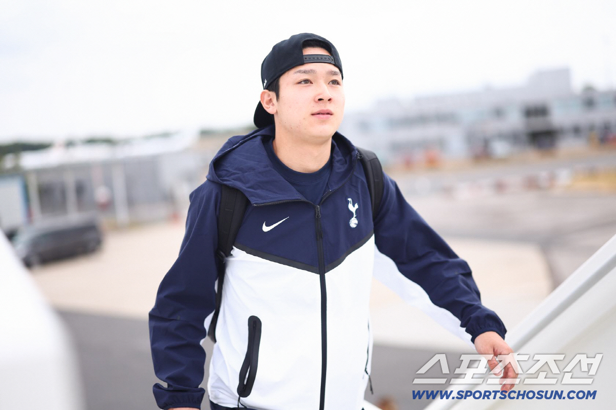 "韓 축구 충격!" 'EPL 데뷔 또 미뤄지나' <b>양민혁</b>, 토트넘 떠나 네 번째 ...