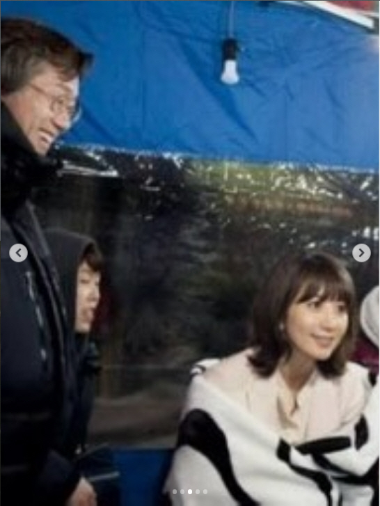 "제 연기 인정해준 분"...김희애, '밀회' 인연 故<b>안판석 감독</b> 마지막 길...