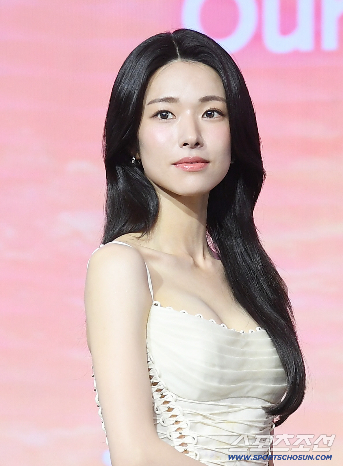 "친일파도 정중한 표현, 나라 판 매국노" 하영 증조부 논란에 <b>변호사</b>도...