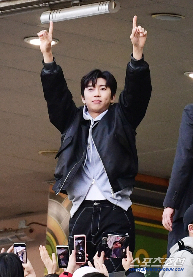"<b>임영웅</b>, 나한테 <b>연애 상담</b> 요청해"…<b>조째즈</b>, 톱스타들과 친분 깜짝 폭...