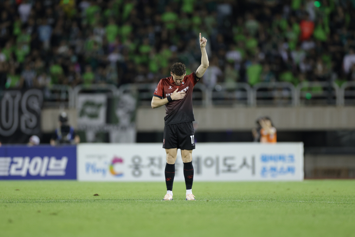 [오피셜]'1골-1도움' 전북 무너뜨린 부천 <b>갈레고</b>, K리그1 23라운드 '별 중...