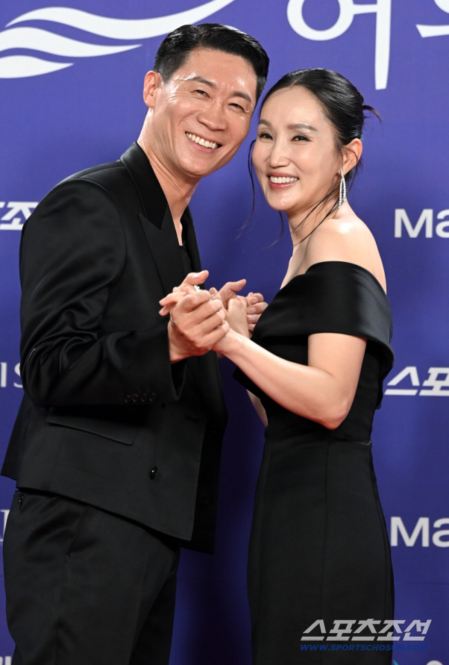 '<b>진선규</b>' <b>박보경</b>, 눈물로 버틴 <b>생활고</b> "쌀 살 돈 없어 母 금목걸이 팔...