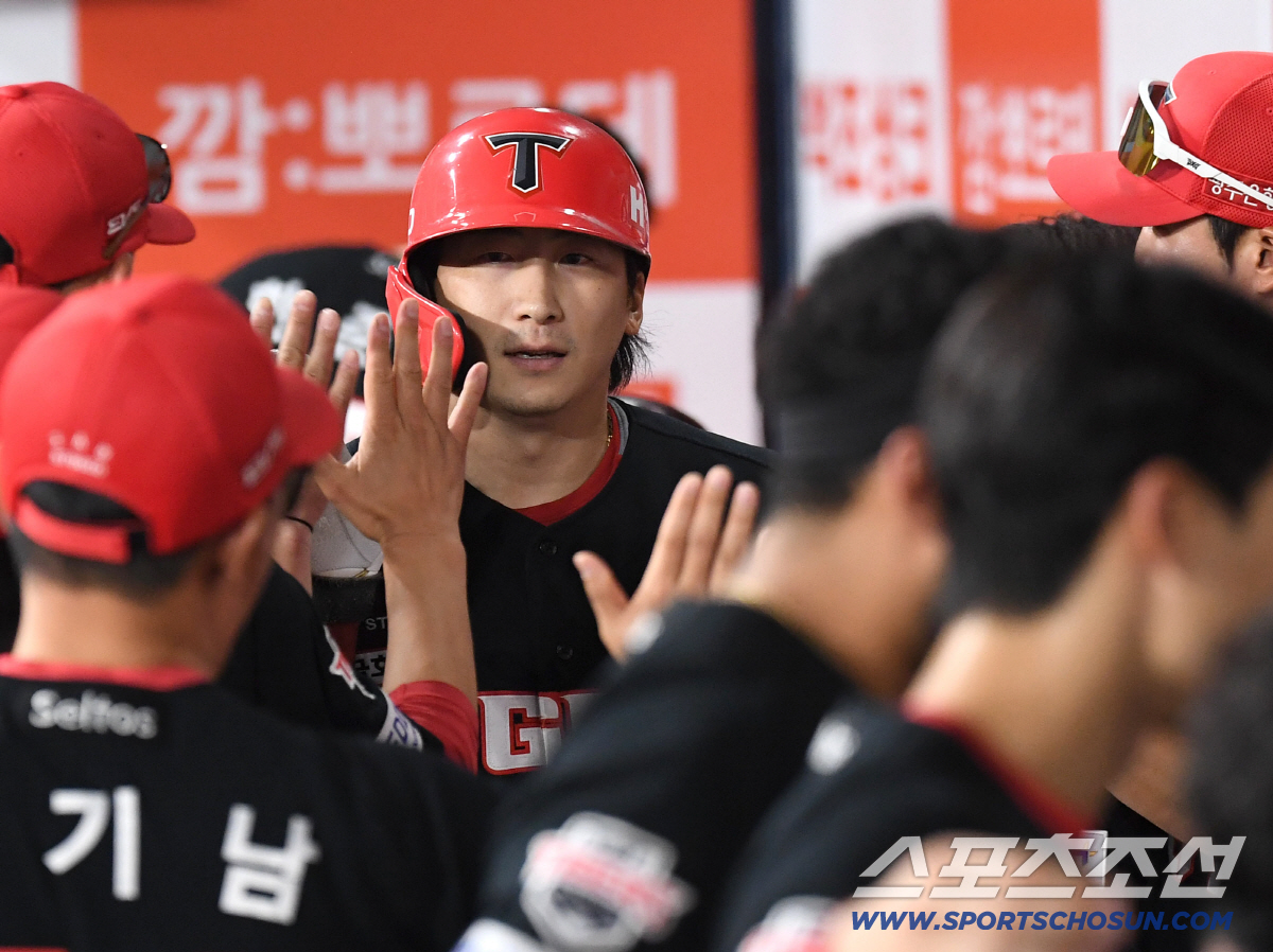 [포토] <b>나성범</b>, 키움 하영민 상대 솔로 <b>홈런</b>포