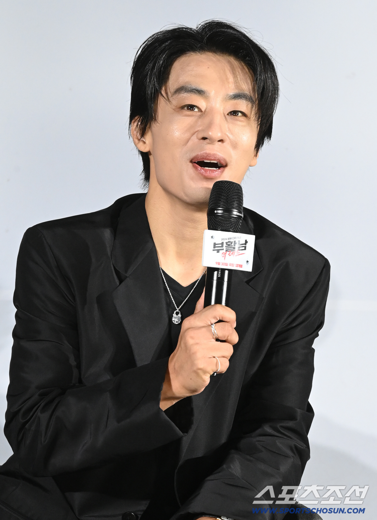 '<b>부활남</b>: 더 레드' <b>구교환</b> "빨간 머리 변신? 잘 어울린다고 해주셔서 감...