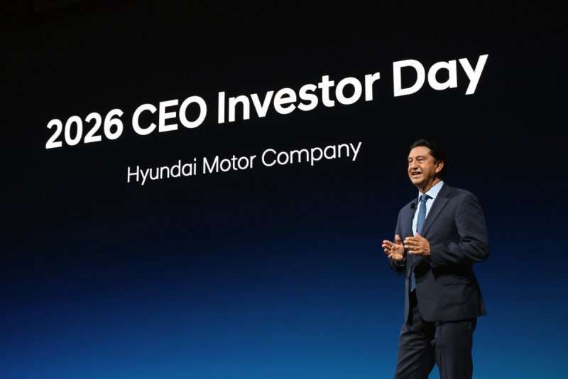 <b>현대차</b>, <b>신차 100종</b> 승부수…2030년 555만대·영업이익률 9% 목표