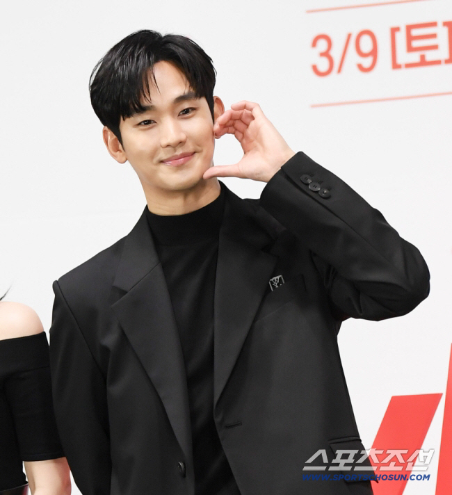 <b>김수현</b>, 드디어 국내 무대 선다…故김새론 논란 후 첫 공식석상은 '<b>TMA</b>'