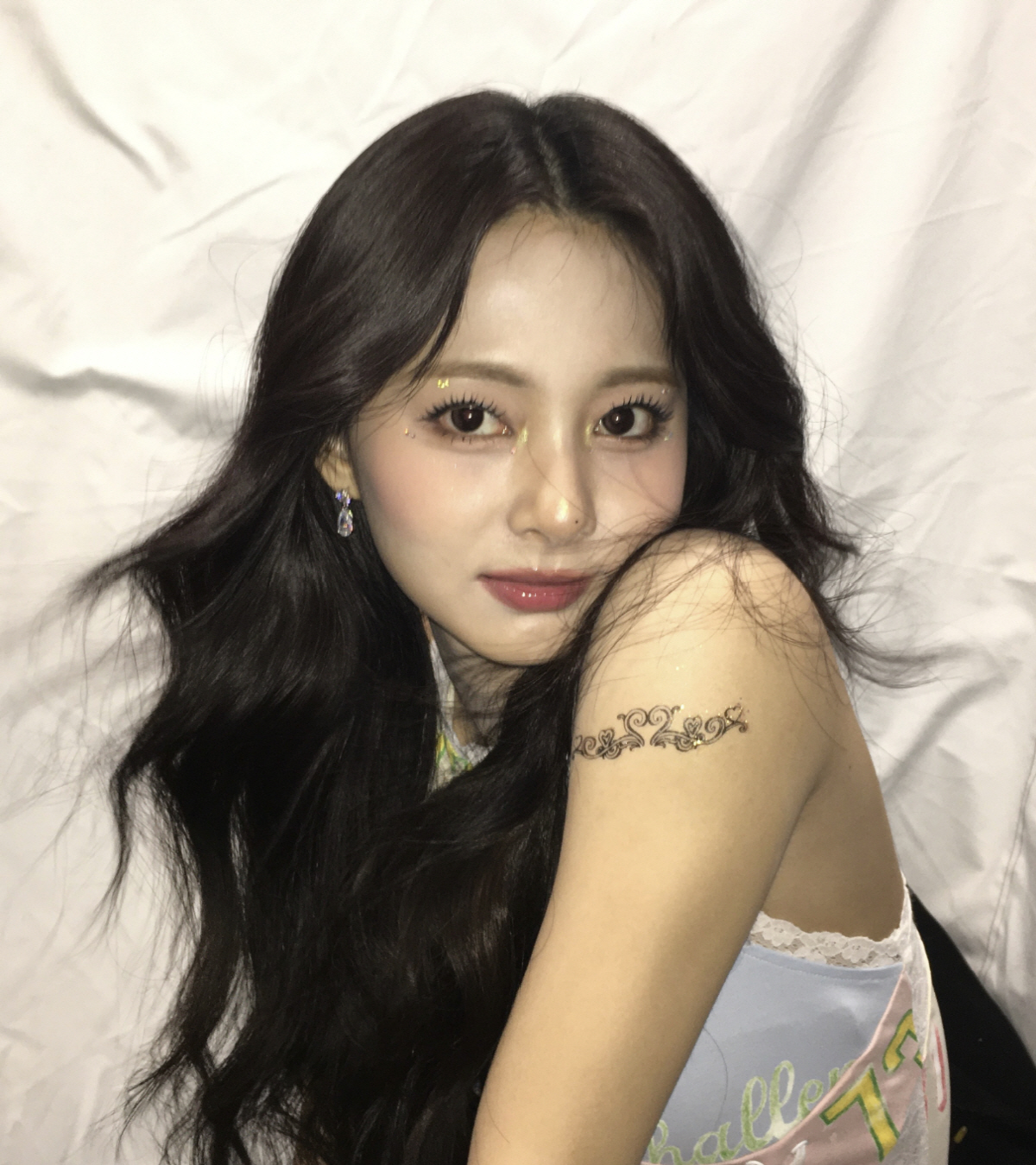 "<b>하나의 중국</b> 지지해"…트와이스 <b>쯔위</b>, 中 <b>압박</b> 속 JYP와 재계약 논의[S...