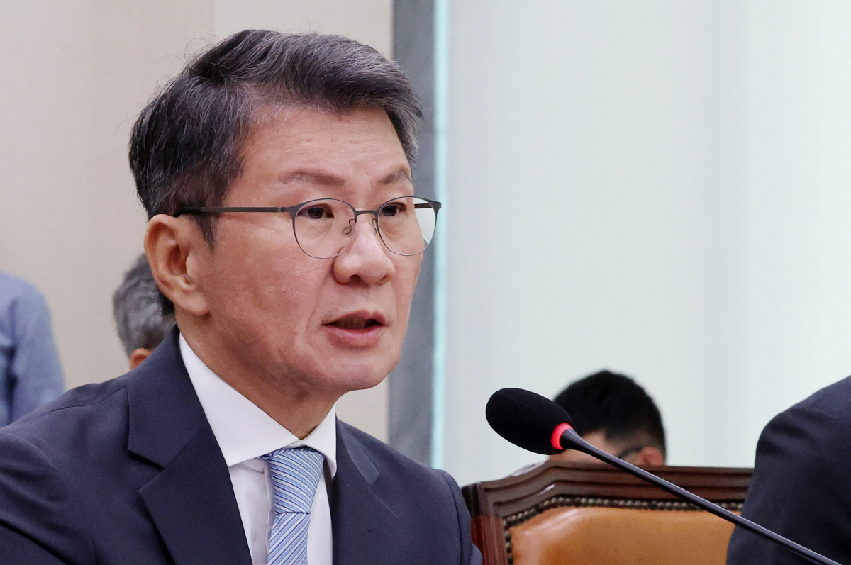 [단독]'홍명보 선임 의혹' <b>정몽규</b> 전 축구협회장, 오늘 <b>경찰</b> 출두…피의...