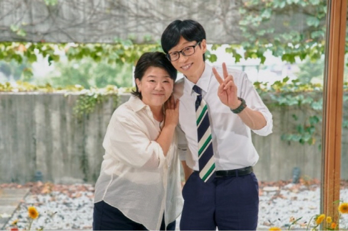 <b>이정은</b>, 신하균·지진희에게 돈 빌린 무명 시절…"5000만원 <b>빚</b> 갚는 데 ...
