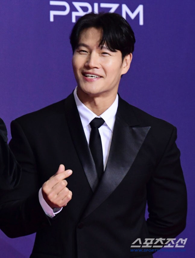 '신혼' <b>김종국</b>, <b>외도 기준</b> 밝혔다.."육체적 바람은 받아들이고 사는 부...