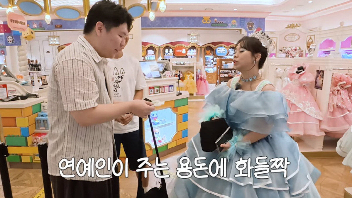 입대 앞둔 20세 팬에게 쌈짓돈 척! 홍현희의 미담 터졌다
