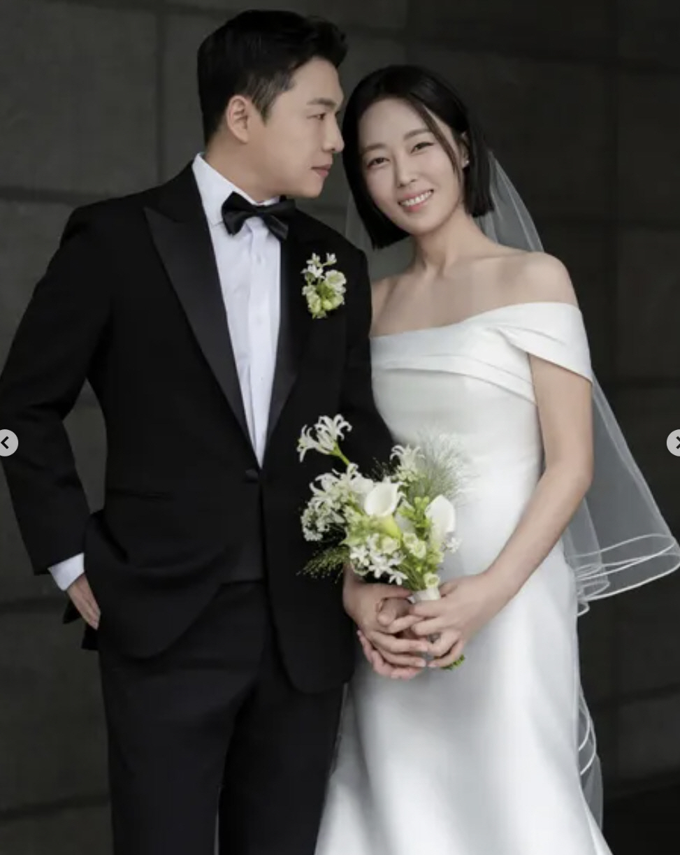 <b>23기 옥순</b>, 왕따 딛고 미스터강과 결혼 "더 없이 감사하고 행복했다"...