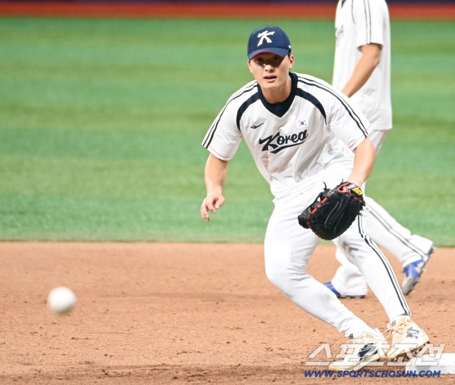 15일 고척스카이돔에서 열린 2026 아이치-나고야 아시안게임 야구대표팀의 공식 훈련. 윤동희가 수비훈련을 펼치고 있다. 고척=허상욱 기자wook@sportschosun.com/2026.09.15/