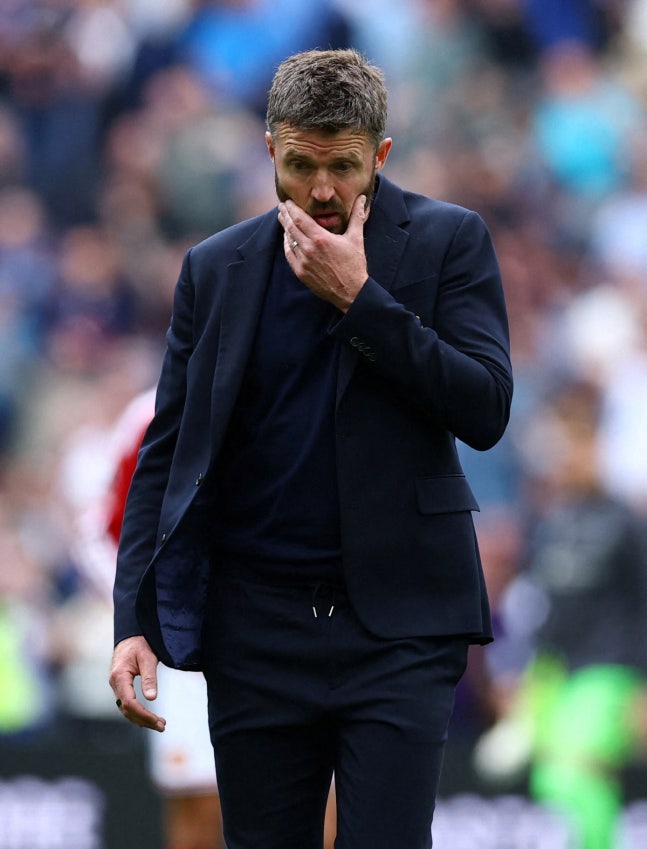 Soccer Football - Premier League - Everton v Manchester United - Hill Dickinson Stadium, Liverpool, Britain - September 6, 2026 Manchester United manager Michael Carrick looks dejected after the match REUTERS/Phil Noble EDITORIAL USE ONLY. NO USE WITH UNAUTHORIZED AUDIO, VIDEO, DATA, FIXTURE LISTS,