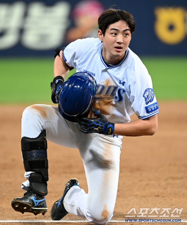 3일 대구 삼성라이온즈파크에서 열린 롯데와 삼성의 경기. 4회말 구자욱이 우중간을 가르는 3루타를 치고 타임을 외치고 있다. 대구=허상욱 기자wook@sportschosun.com/2026.09.03/