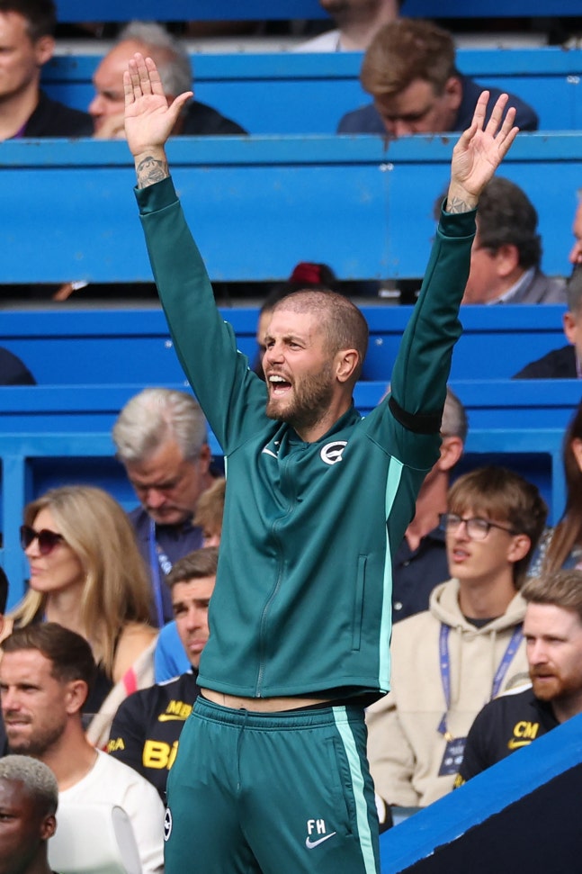 Brighton's German head coach Fabian Hurzeler reacts during the English Premier League football match between Chelsea and Brighton and Hove Albion at Stamford Bridge in London on August 30, 2026. (Photo by Adrian Dennis / AFP) / RESTRICTED TO EDITORIAL USE. No use with unauthorized audio, video, data