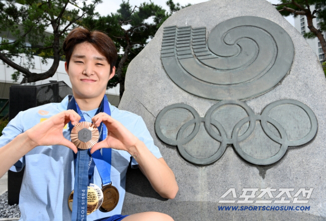 '아파도 아프지않다. 꺾이지않는 마음으로!' 1500m '킹'우민 <b>김우민</b>의 다...