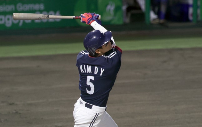 한국 김도영 타격 (도요하시[일본]=연합뉴스) 김동민 기자 = 22일 일본 아이치현 도요하시 시민구장에서 열린 2026 아이치·나고야 아시안게임 야구 B조 조별리그 2차전 대한민국과 홍콩의 경기. 3회 초 선두타자 3번 김도영이 타격하고 있다. 2026.9.22 image@yna.co.kr(끝)
