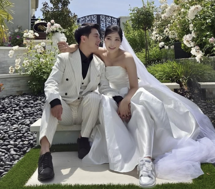 '량현량하' <b>김량하</b>, 모델 <b>김희</b>와 내년 1월 <b>결혼</b>..."10년 친구서 부부로"...