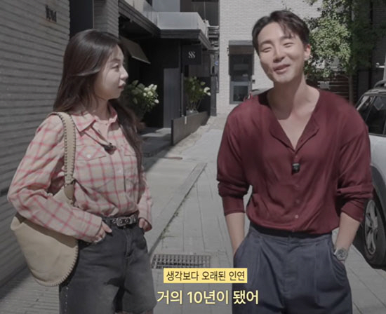 <b>안소희</b>, <b>로이킴</b>과 '<b>10년 우정</b>' 공개했다가 댓글창 발칵…"구독 취소" 갑...