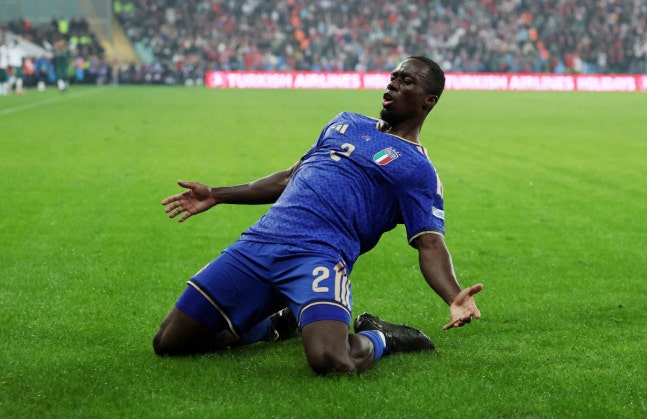Soccer Football - UEFA Nations League - Group A1 - Turkey v Italy - Bursa Ataturk Stadium, Bursa, Turkey - September 28, 2026 Italy's Michael Kayode celebrates scoring their third goal REUTERS/Umit Bektas TPX IMAGES OF THE DAY