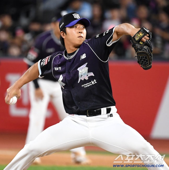 18일 수원 케이티위즈파크에서 열린 KT와 LG의 경기. 투구하는 KT 장민호. 수원=송정헌 기자songs@sportschosun.com/2026.09.18/