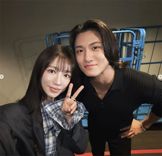 <b>윤은혜</b>, 42세 앞두고 더 어려졌네…'<b>이상형</b>' 11살 연하 <b>신승호</b>와 투샷