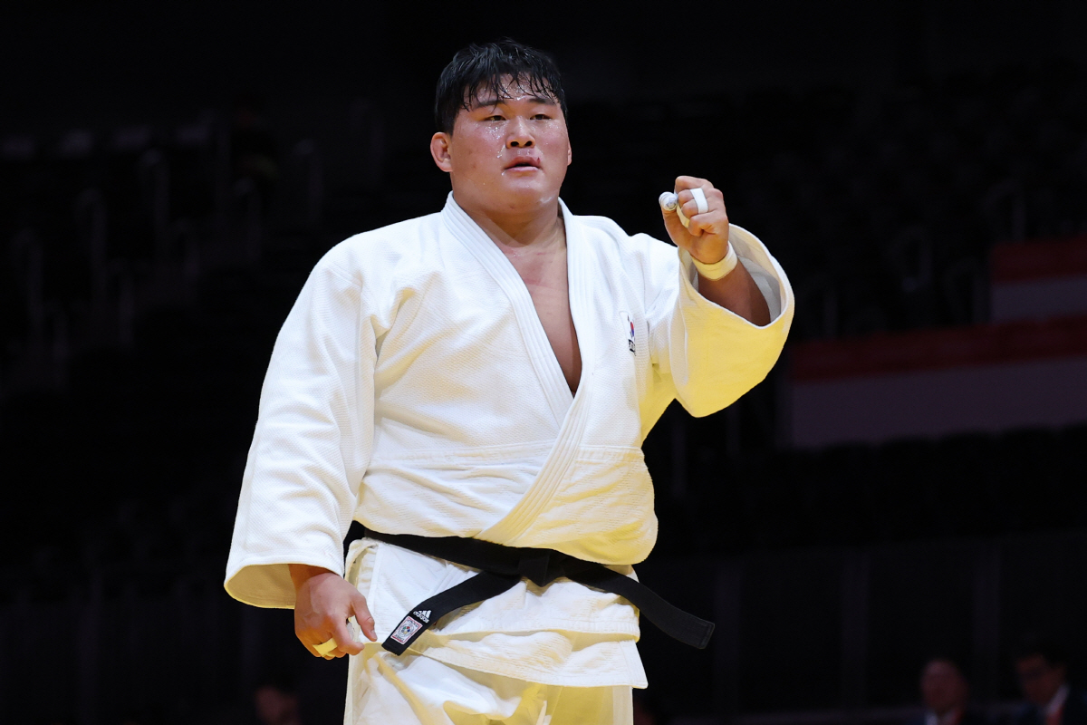 <b>유도</b> <b>단체전</b> 첫 金 사냥 시작됐다…중국에 4대1 승리→준결승行 [나고야...