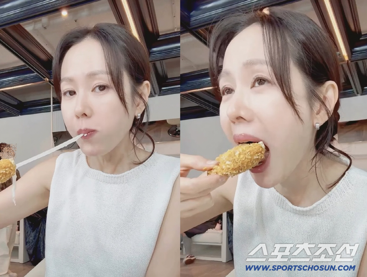 <b>손예진</b> '식사 예절' <b>지적</b>, 김희애 '노화' 조롱…여배우 향한 품평 '선 넘...