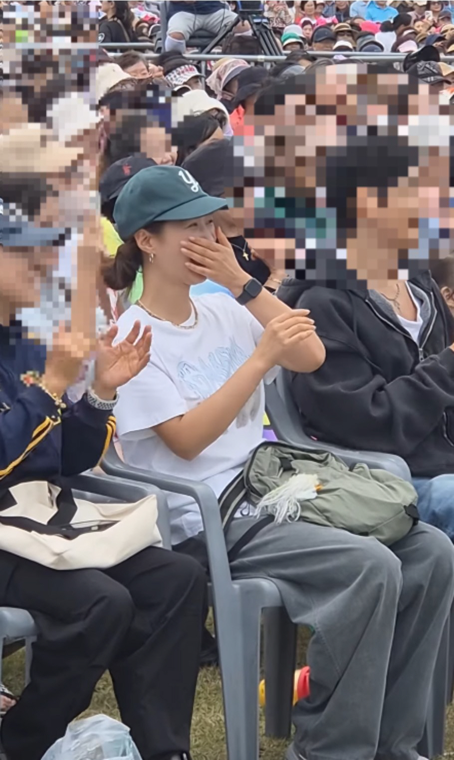소녀시대 유리가 왜 거기서 나와?…'<b>전국노래자랑</b>' 객석 1열서 흥 폭발