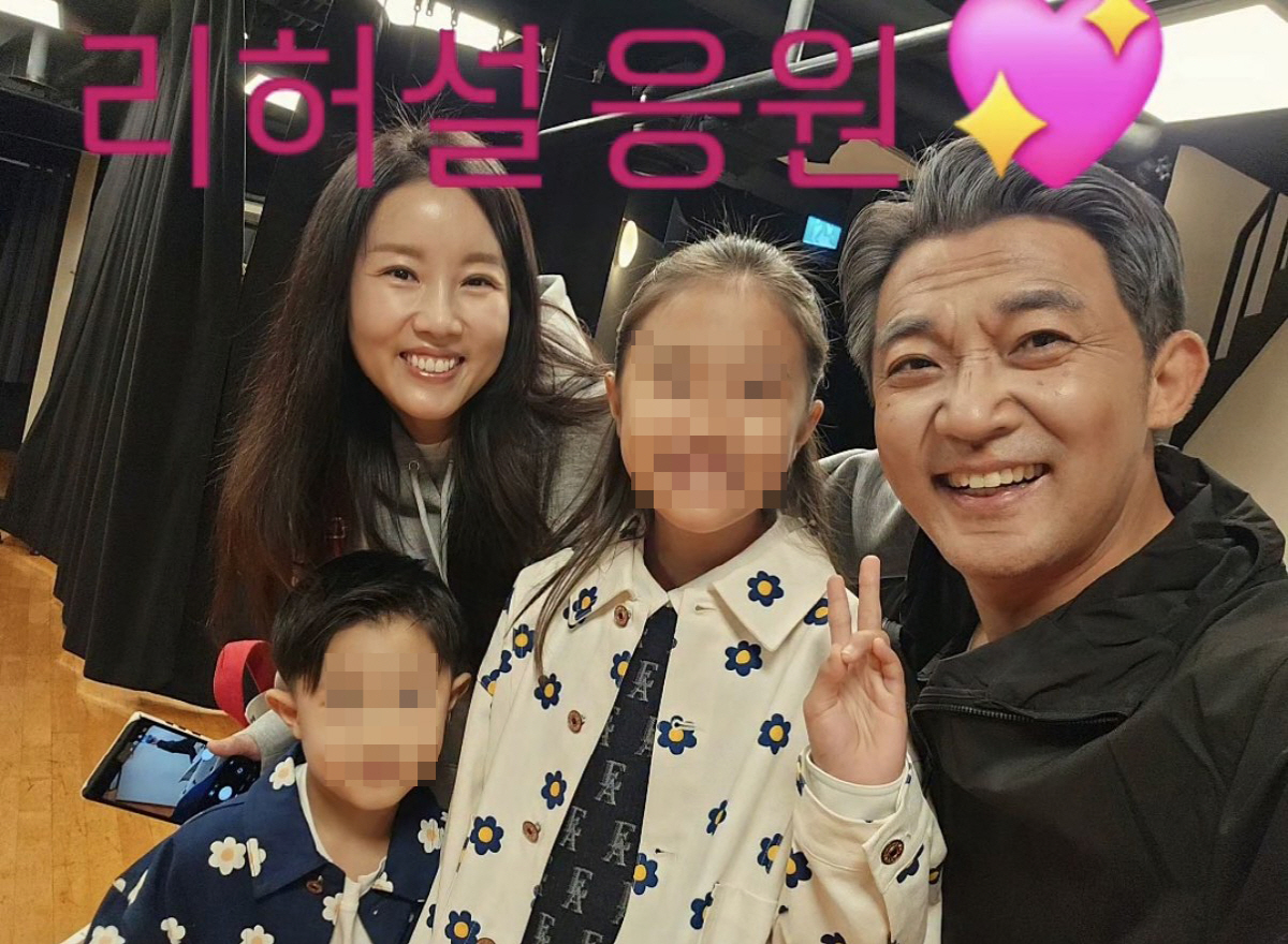 56세 <b>안재욱</b>, <b>백발</b> 노인으로..“미리 보여주는 언젠가의 아빠 얼굴”