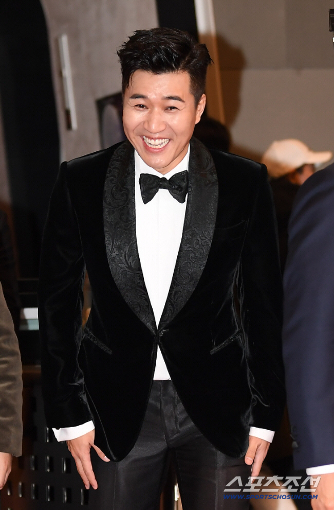 <b>김종민</b>, 결혼 1년 만에 아빠 된다…11세 연하 <b>아내 임신</b> 17주