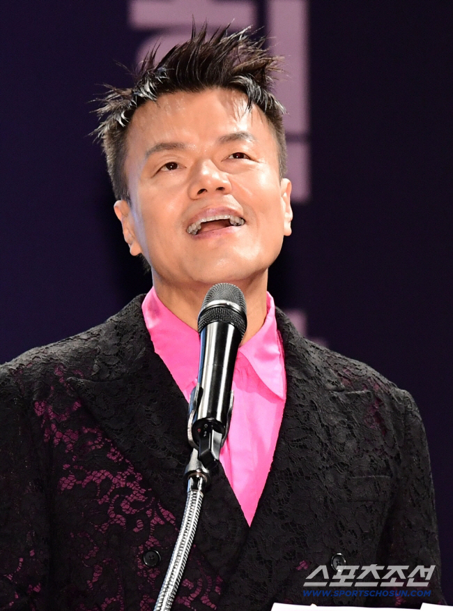 "SM·JYP·YG·하이브, 국익 위해 수백억 희생"…<b>박진영</b>, 논란 멈춘 <b>국감</b>...