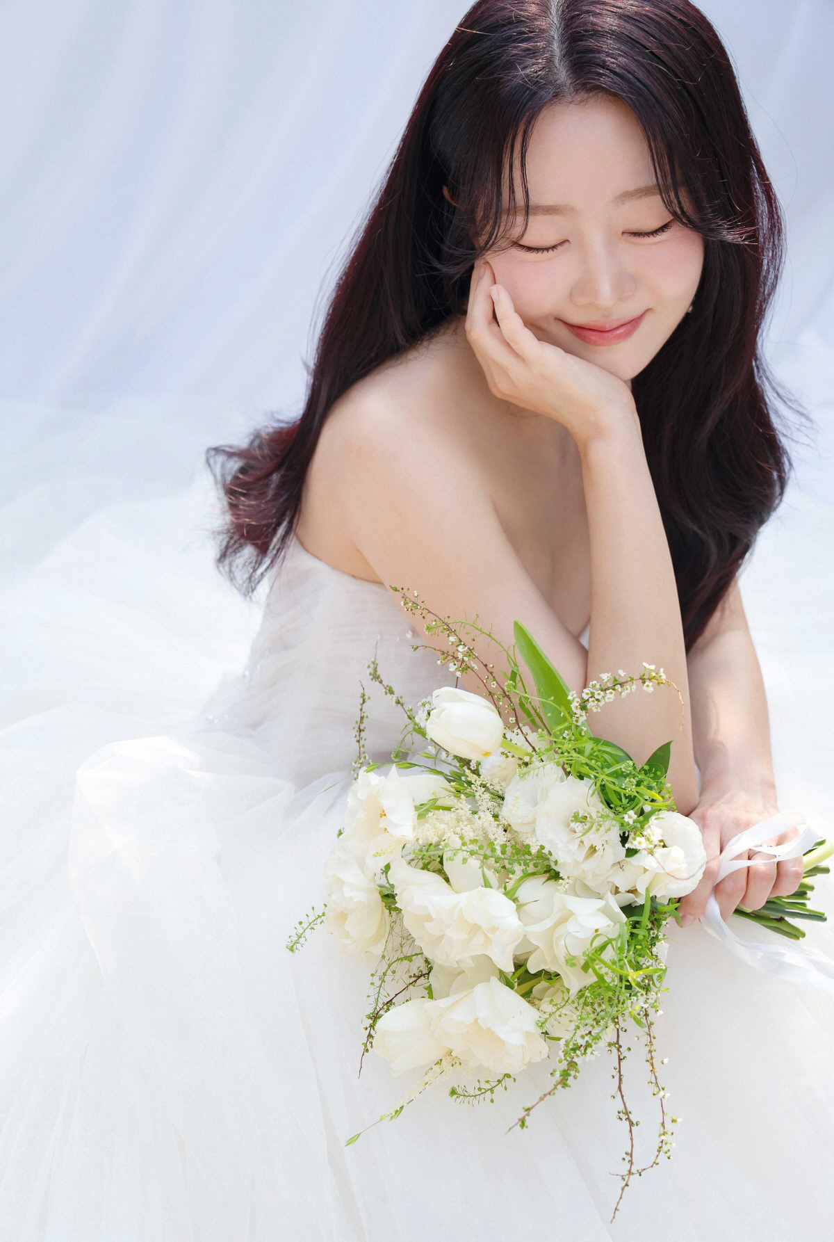 '<b>결혼</b> 발표' <b>유정</b>, 예비 신랑은 동갑내기 금융맨 "2년 열애 끝 <b>12월 결혼</b>...