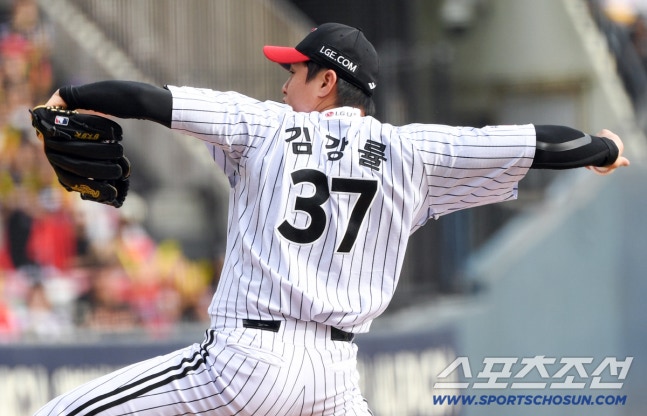 3일 잠실구장에서 열린 LG와 KIA의 경기. LG 김강률이 역투하고 있다. 잠실=박재만 기자 pjm@sportschosun.com/2026.10.03/
