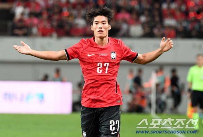 28일 서울월드컵경기장에서 열린 대한민국 축구대표팀과 우루과이의 친선 경기. 김민수가 주심 판정에 어필하고 있다. 상암=박재만 기자 pjm@sportschosun.com/2026.09.28/