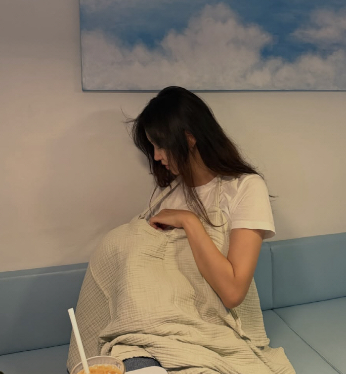 <b>최유화</b>, <b>공공장소</b>서 당당한 <b>모유수유</b>..."자연스러운 육아"vs"보기 불편해...