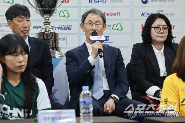 세종스포츠토토 윤덕여 감독. 사진=연합뉴스