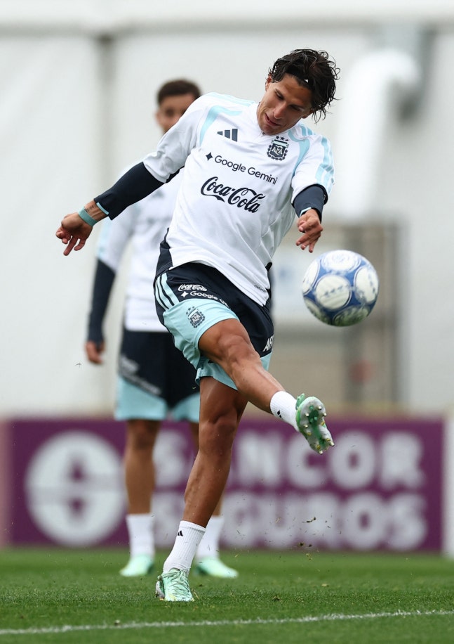 Soccer Football - International Friendly - Argentina Training - Ezeiza Training Complex, Buenos Aires, Argentina - September 28, 2026 Argentina's Giuliano Simeone during training REUTERS/Agustin Marcarian