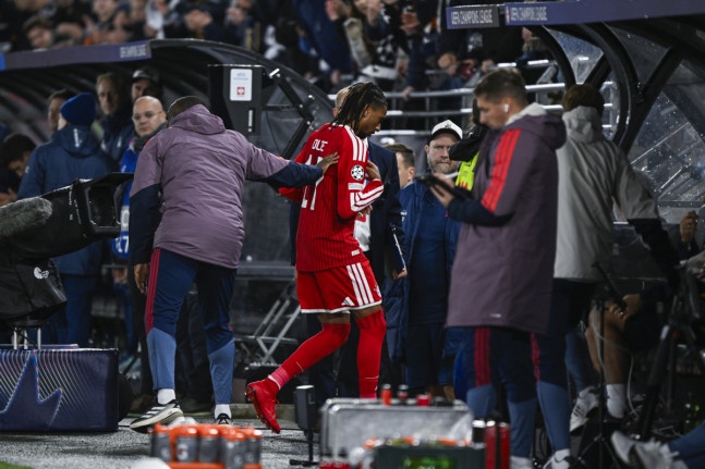 epa13301711 Bayern Munich's Michael Olise leaves the field after receiving a red card during the UEFA Champions League football match between Viking and Bayern Munich at Lyse Arena in Stavanger, Norwa, 13 October 2026. EPA/Carina Johansen NORWAY OUT