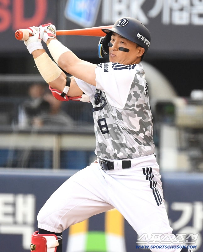 2일 잠실구장에서 열린 두산과 한화의 경기. 타격하는 손아섭. 잠실=송정헌 기자songs@sportschosun.com/2026.06.02/