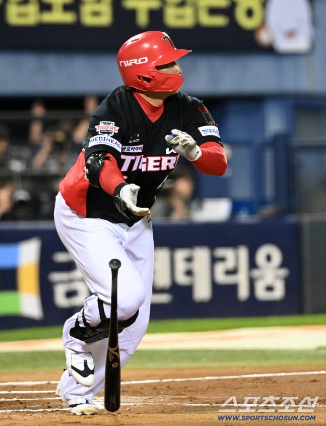 20일 잠실야구장에서 열린 KIA와 LG의 준플레이오프 3차전. 2회초 나성범이 선제 솔로홈런을 치고 있다. 잠실=허상욱 기자wook@sportschosun.com/2026.10.20/