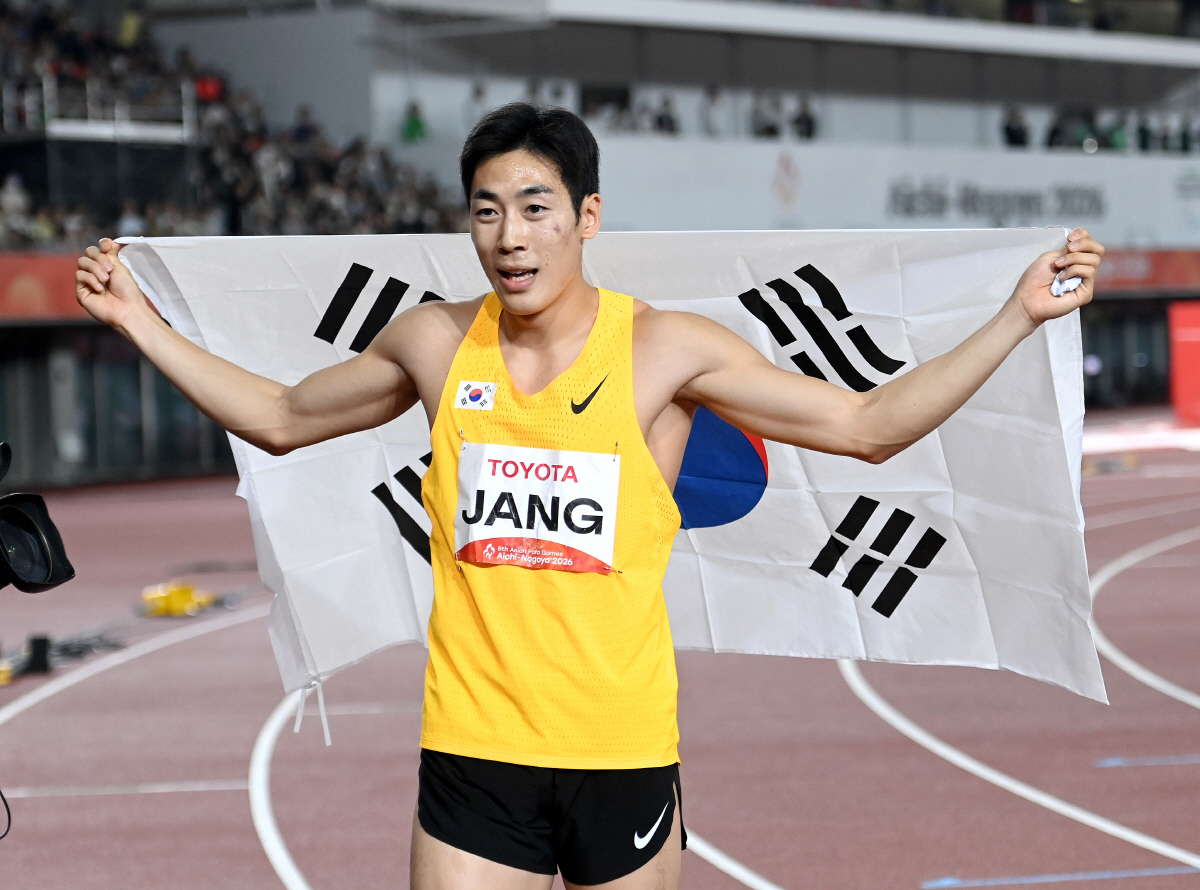 희망 스프린터 <b>장민호</b>, 한국의 '우사인 볼트' 등극...<b>400m 세계신기록</b>, ...